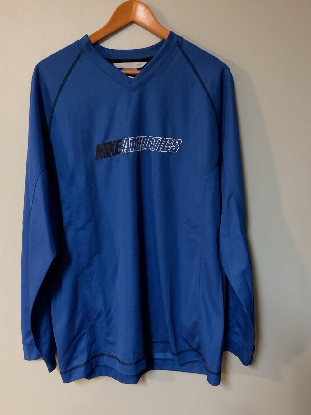 Nike Athletics Mens XL Blue V Neck Long Sleeve Pullover Training Shirt Swoosh